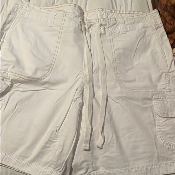 Women’s  White Casual Shorts - Picture 1 of 7